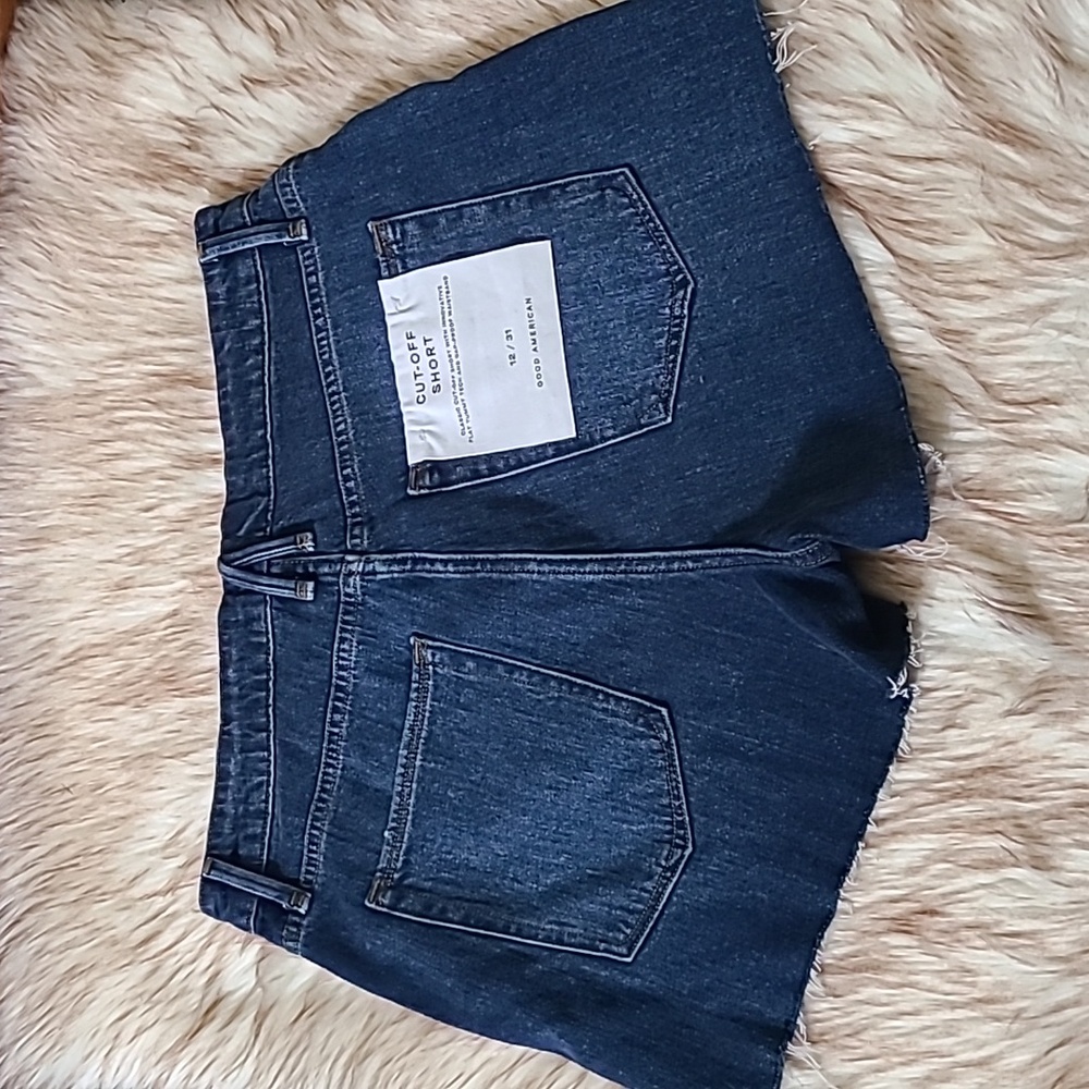 NWT Good American Cut-Off Short Size 12 - Picture 7 of 9